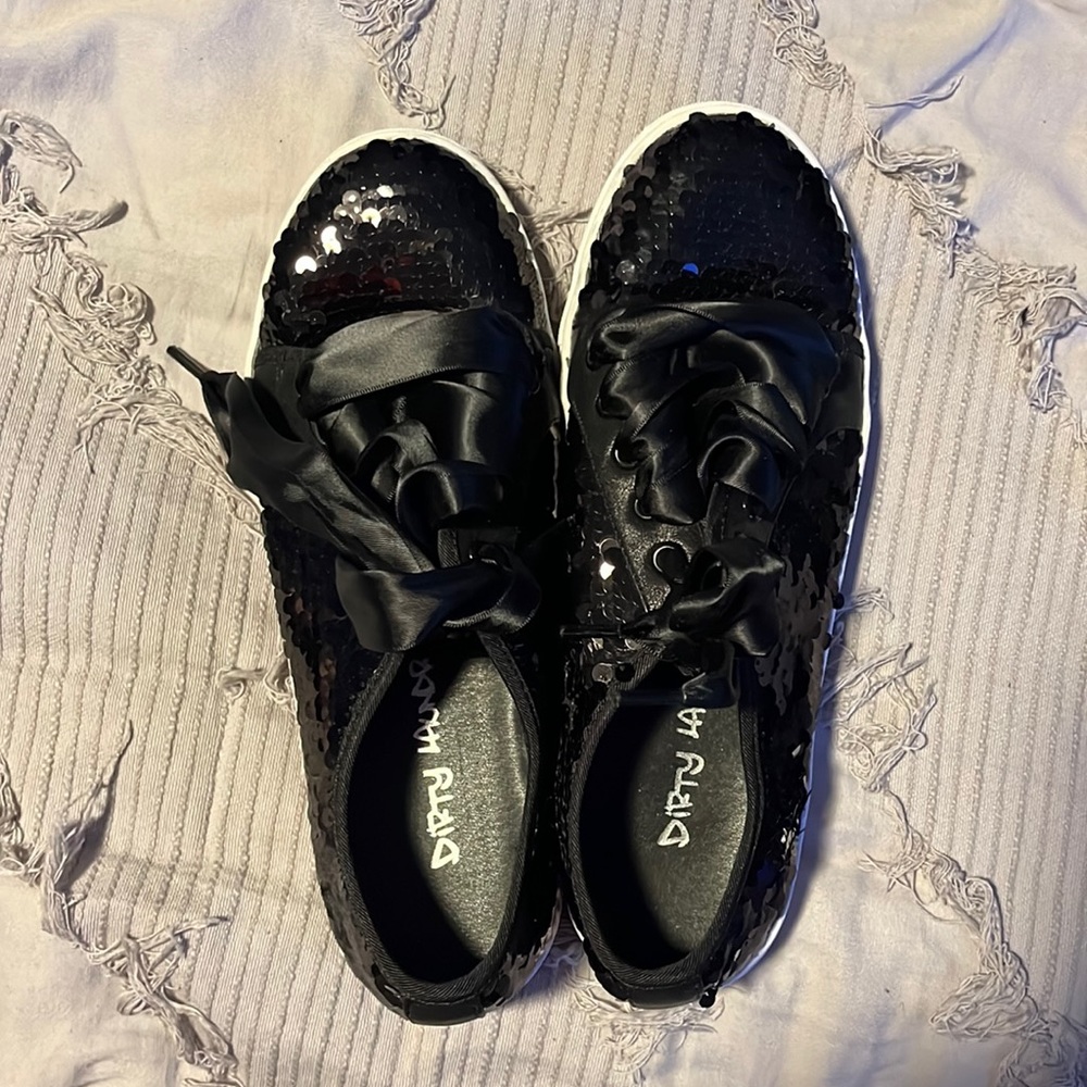 Black sequin sneakers with ribbon laces